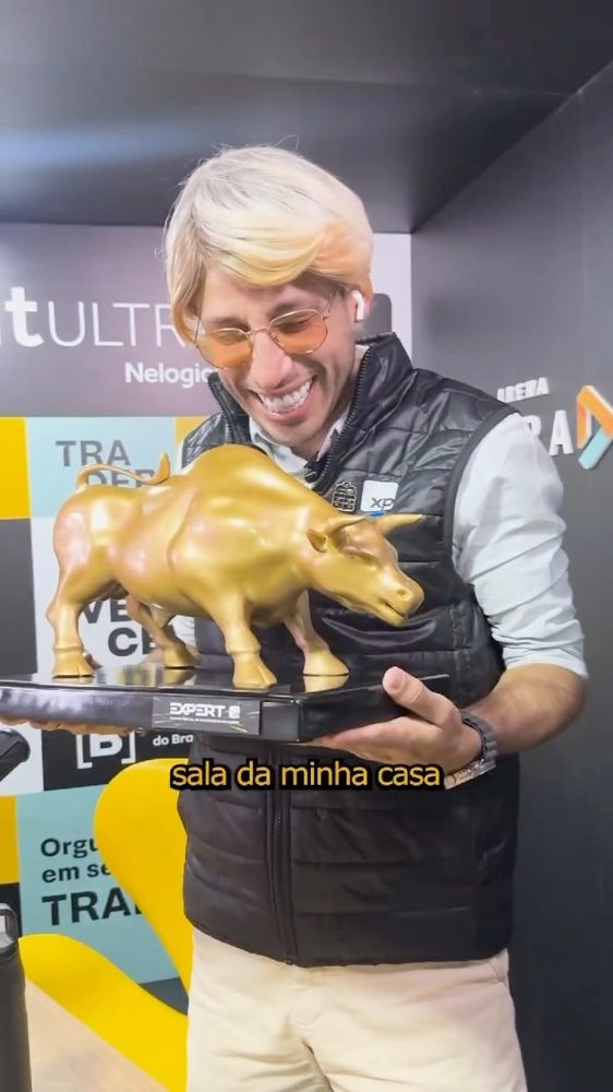Miniatura numerada do Touro de Ouro